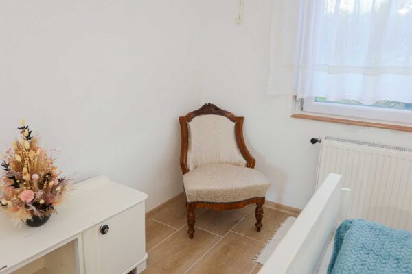 Fekete Gólya Fogadó Kőris apartman szoba