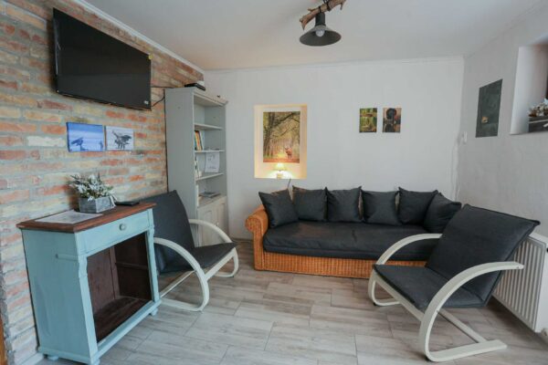 Fekete Gólya Fogadó Kőris apartman nappali