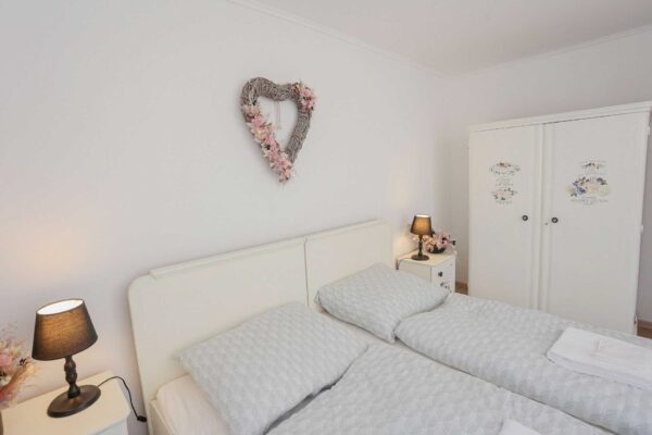 Fekete Gólya Fogadó Kőris apartman szoba