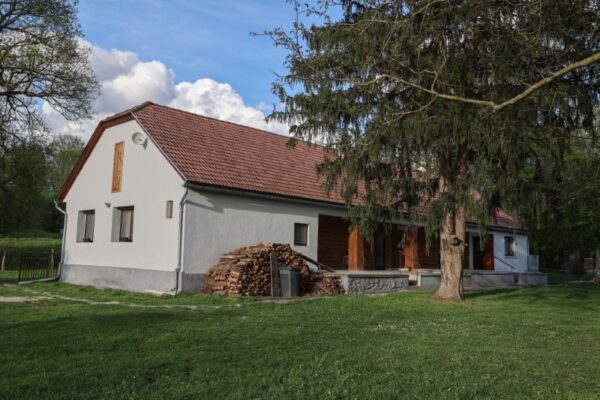 Fekete Gólya Fogadó épület